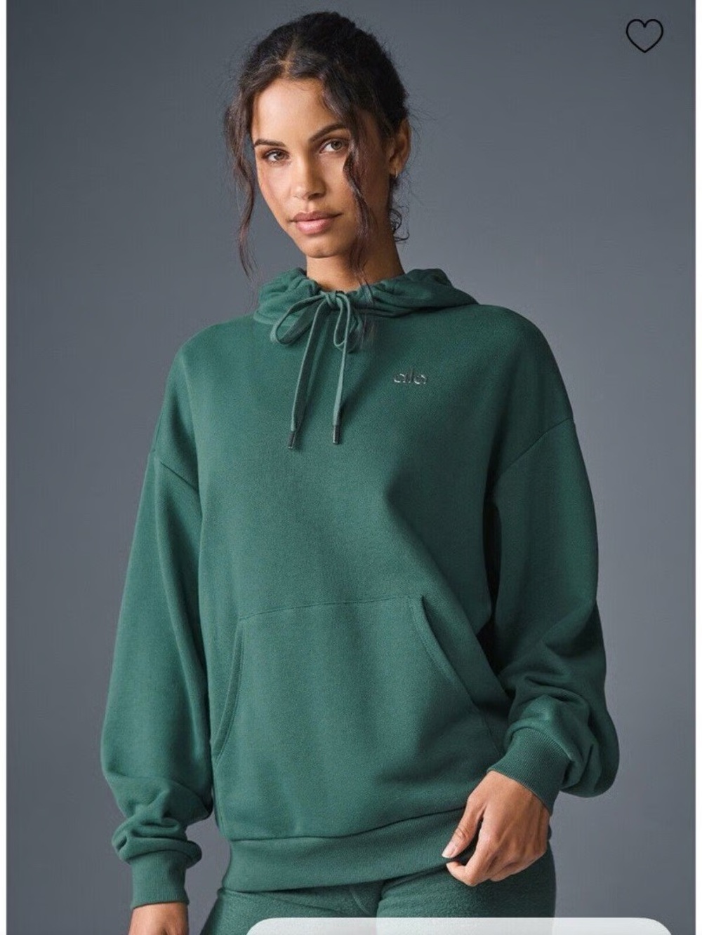alo yoga accolade set in winter ivy